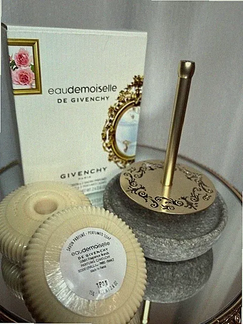 Eaudemoiselle Givenchy perfume savon luxury set. Vintage limited edition.